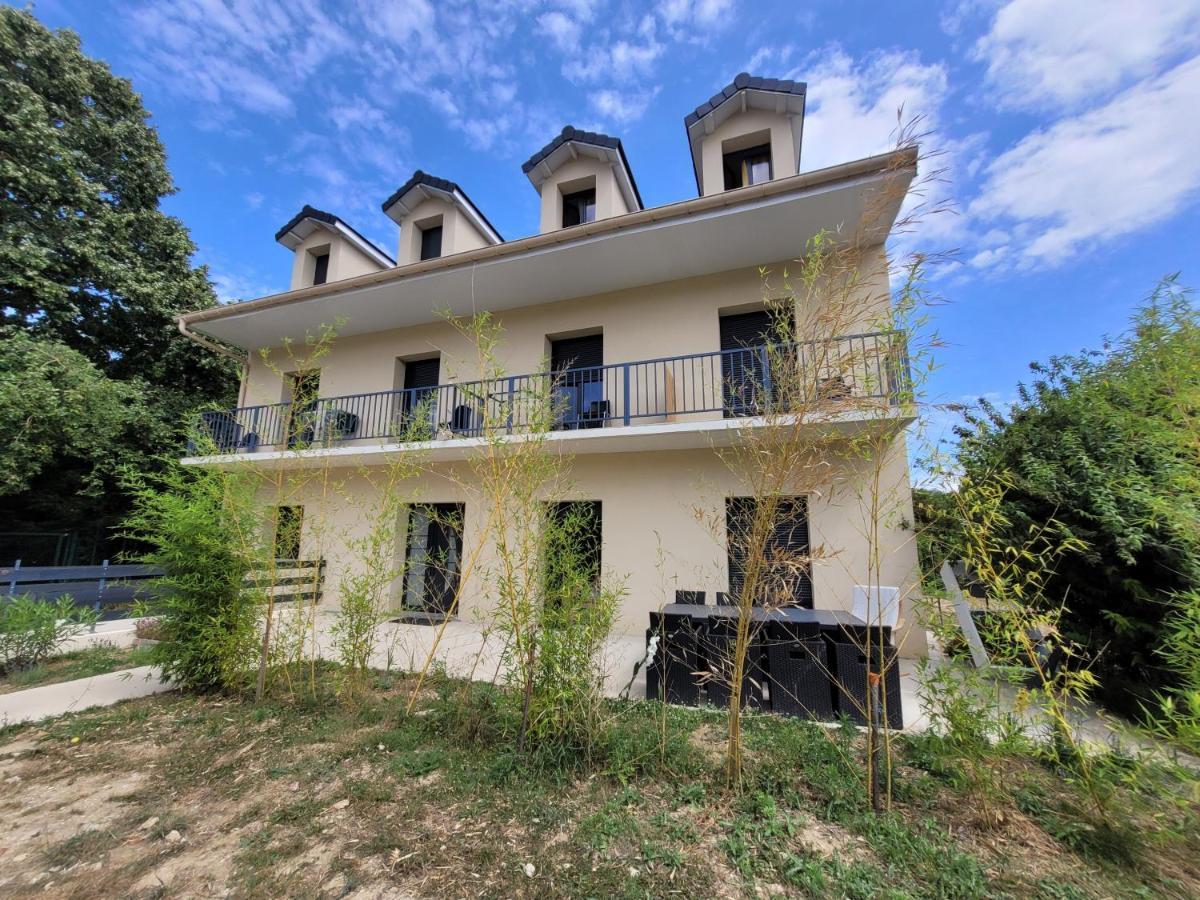 Residence De La Gare, Chambre Meublee Лонжюмо Экстерьер фото